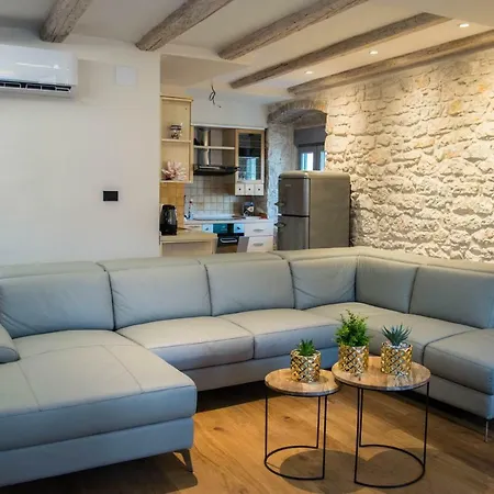 Oli Mare Apartment